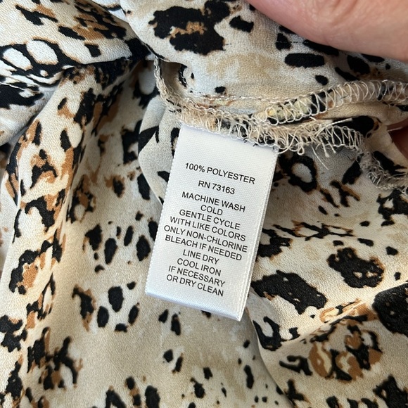 Spense Animal Print Button-Up Tunic Blouse Neutral Leopard Size Small - Picture 4 of 4